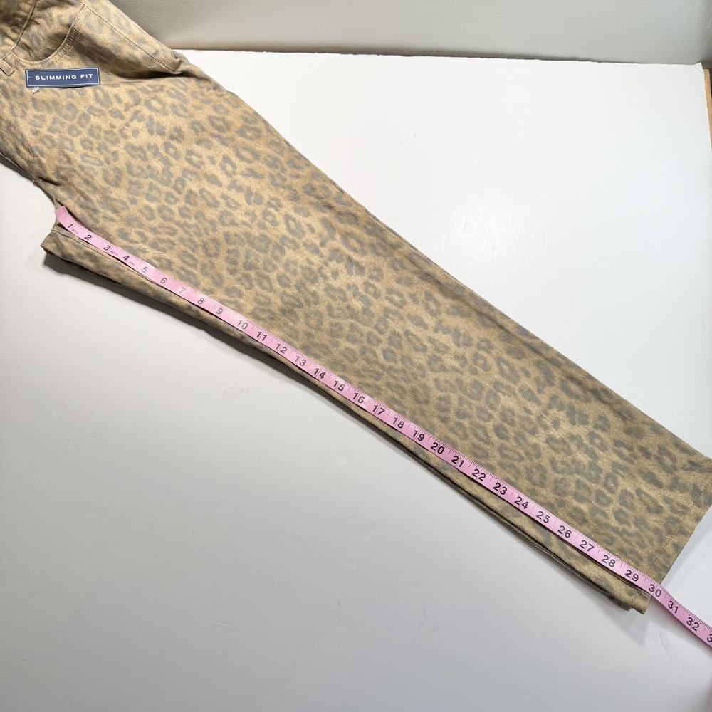 CHAPS Women's NWT Slimming Fit Straight Leg Cheetah Print Jeans 10 Denim Animal - Picture 7 of 11